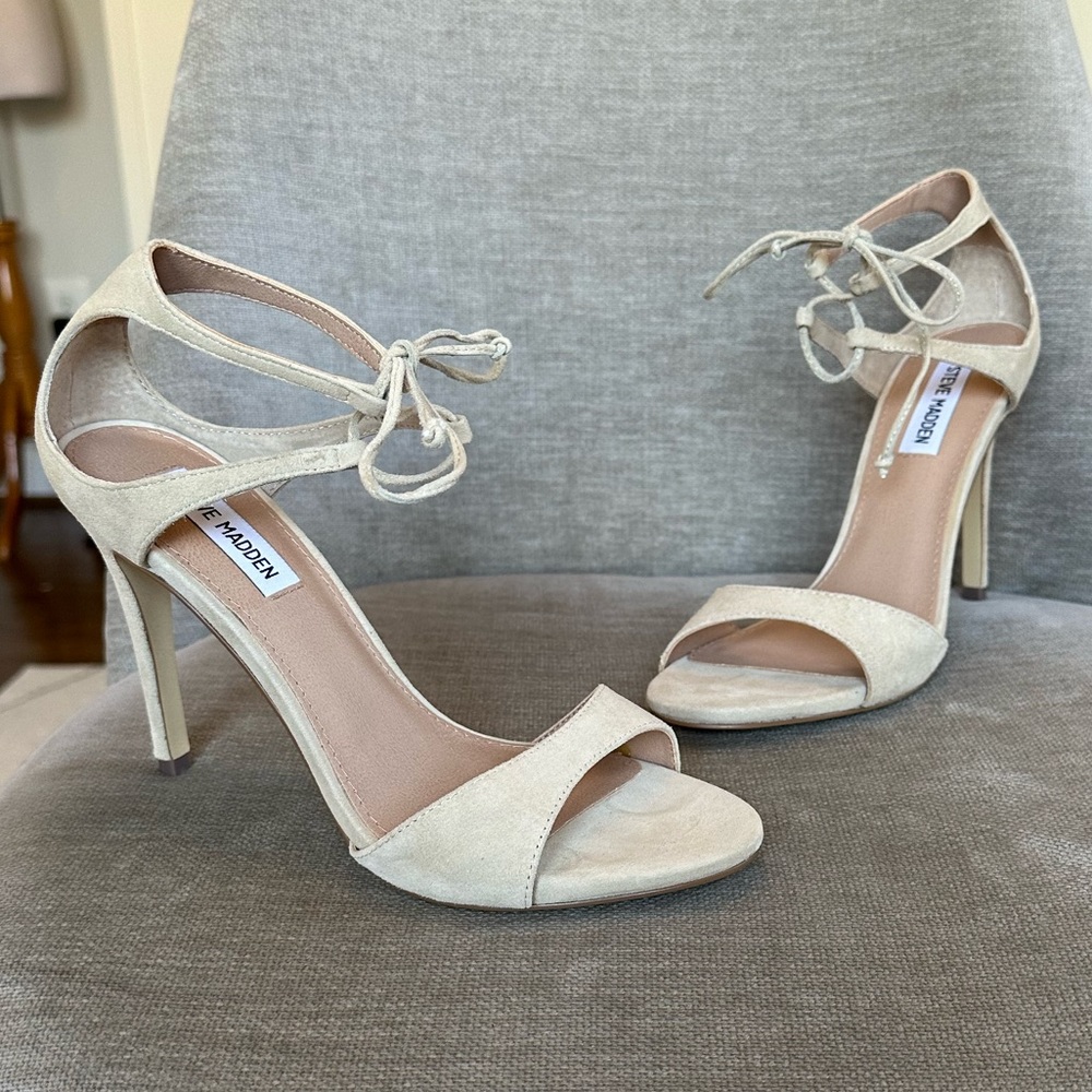 EUC Steve Madden Suede Tie Front Strappy Heel Sandal